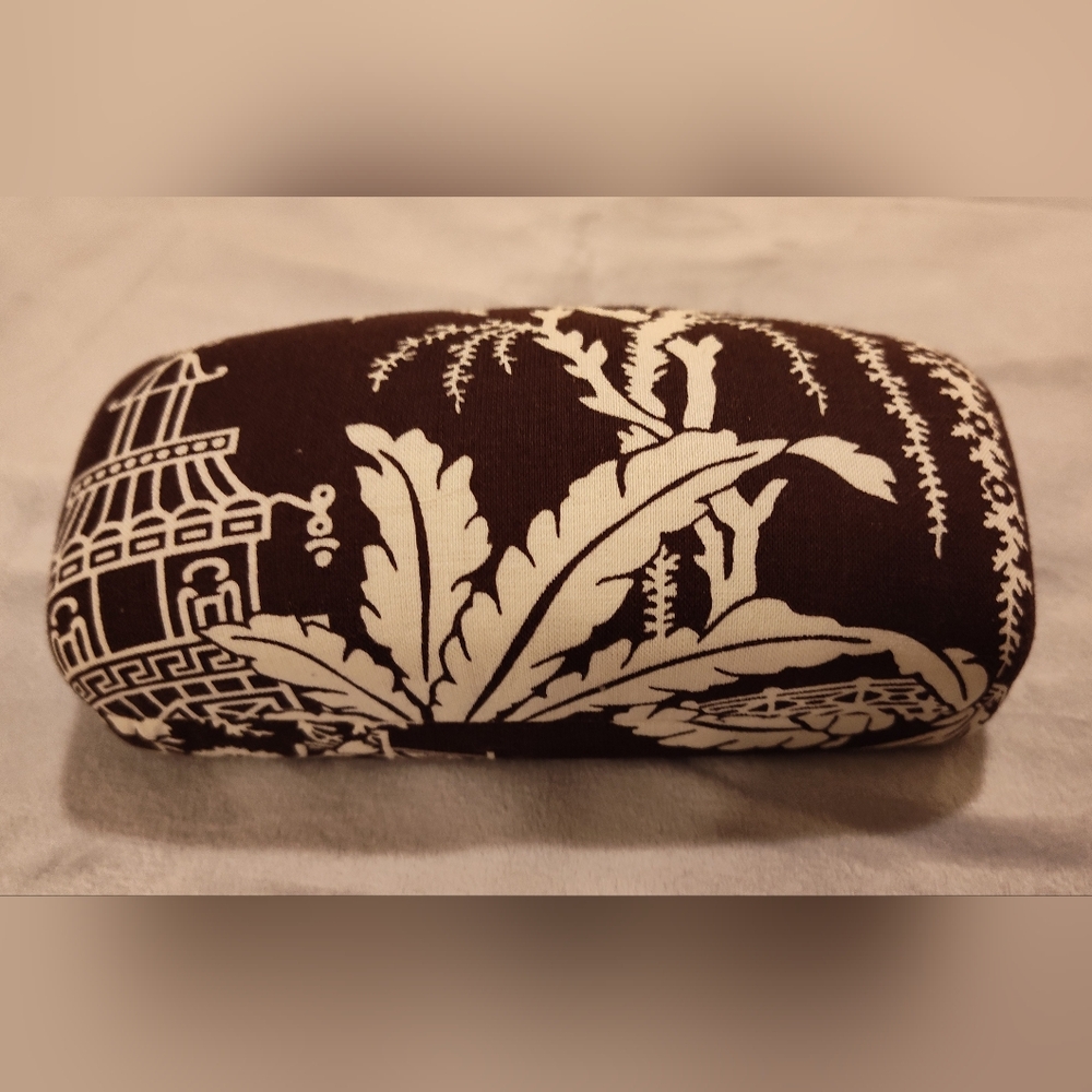 Like-New Vera Bradley Fabric Hard Shell Sunglass Case